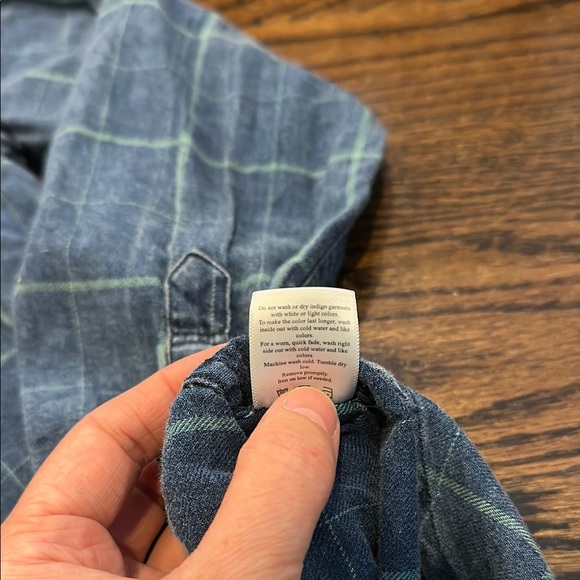 FAHERTY Indigo Blue Plaid Button-Up Shirt Size Small - Picture 5 of 8